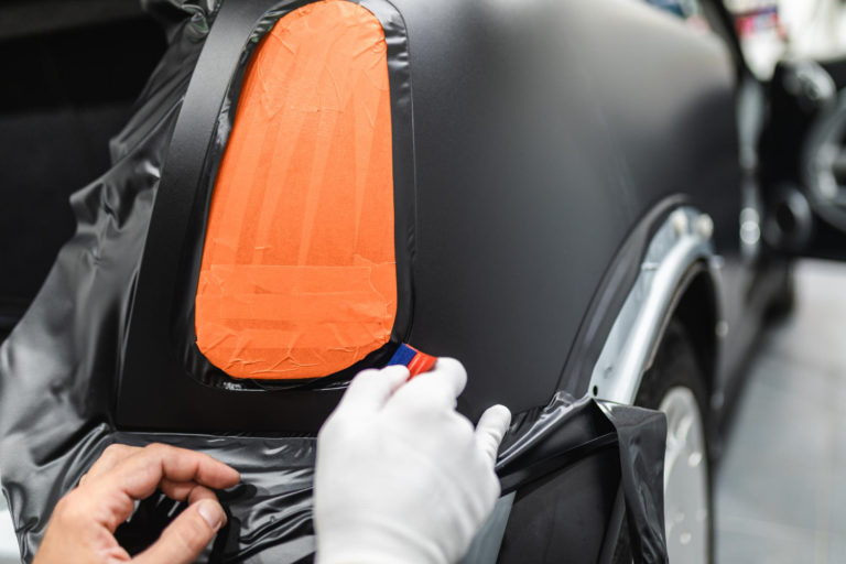 Czy folia sprawdzi się na samochodzie?