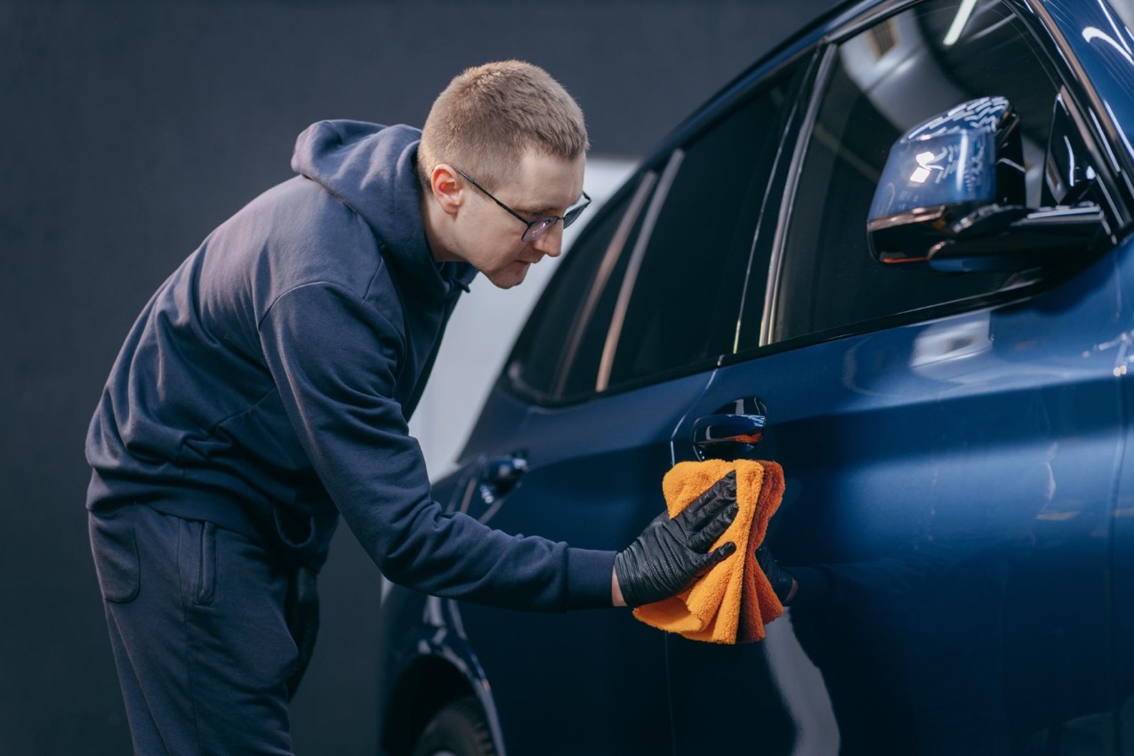 Poznański pancerz dla Twojego auta: jak ceramiczna powłoka chroni lakier?