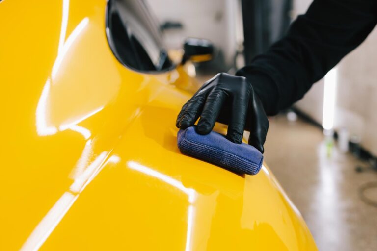 Jak zabezpieczyć swój samochód? Ceramiczna powłoka ochronna na lakier