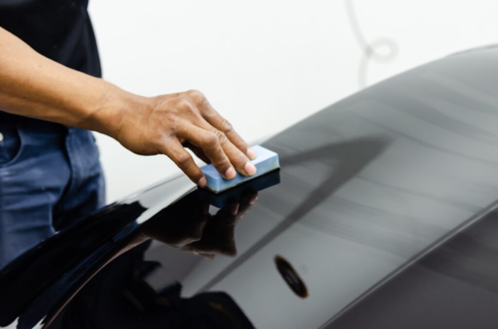 Eksperci branży motoryzacyjnej jednoznacznie potwierdzają skuteczność ceramicznych powłok jako metody ochrony lakieru samochodowego